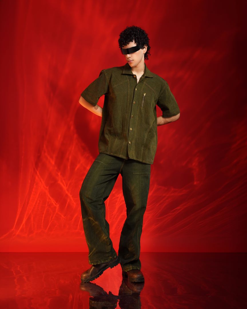 Washed denim shirt with seam